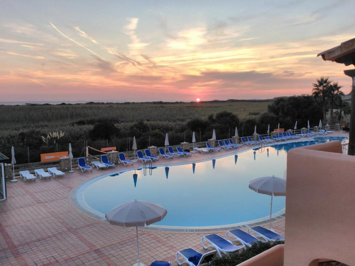 Arenas De Son Bou Hotell Exteriör bild
