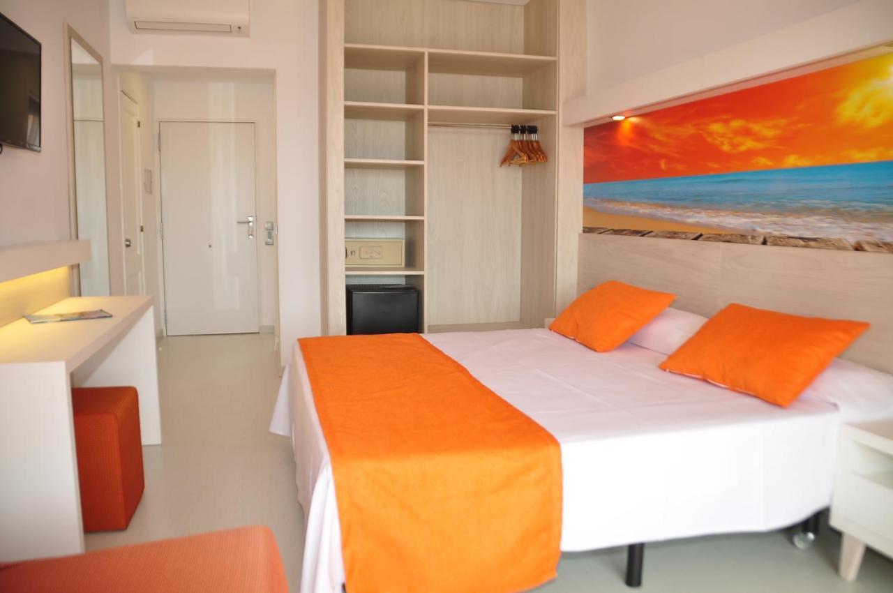 Arenas De Son Bou Hotell Exteriör bild