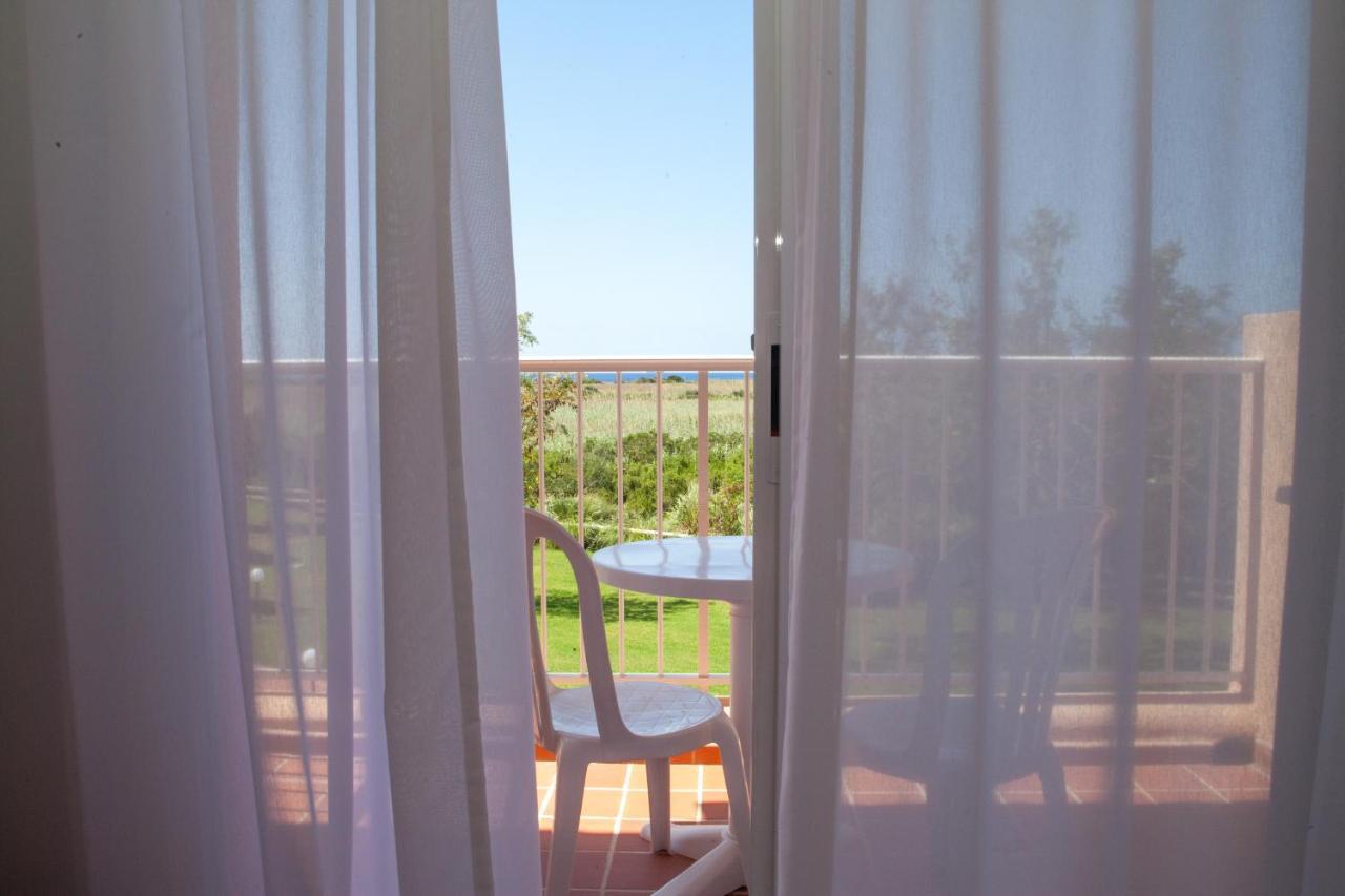 Arenas De Son Bou Hotell Exteriör bild