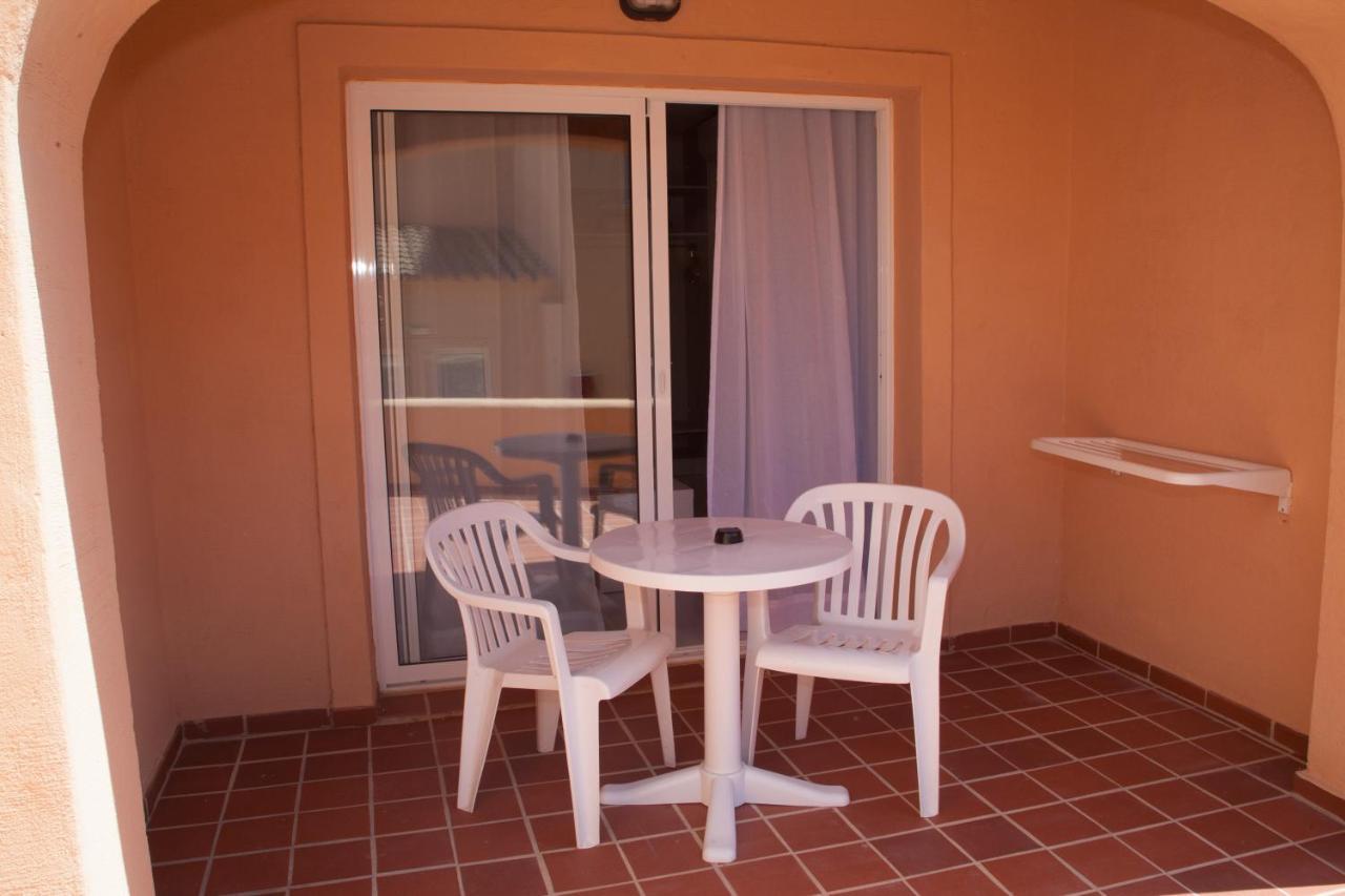 Arenas De Son Bou Hotell Exteriör bild