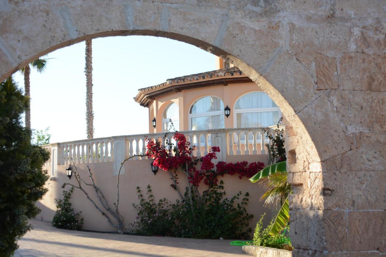 Arenas De Son Bou Hotell Exteriör bild