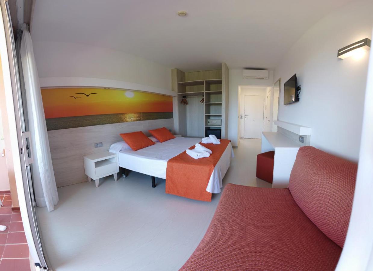 Arenas De Son Bou Hotell Exteriör bild