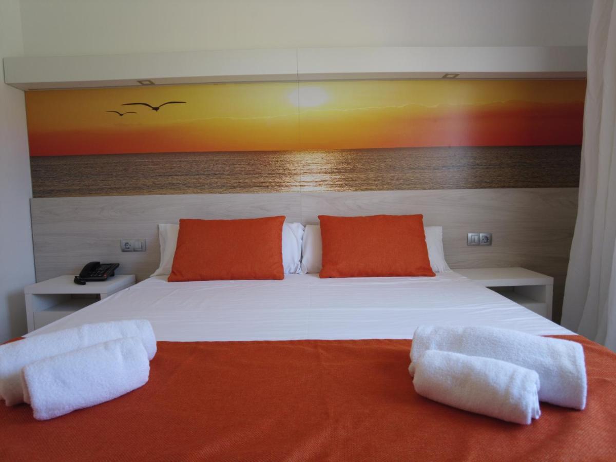 Arenas De Son Bou Hotell Exteriör bild