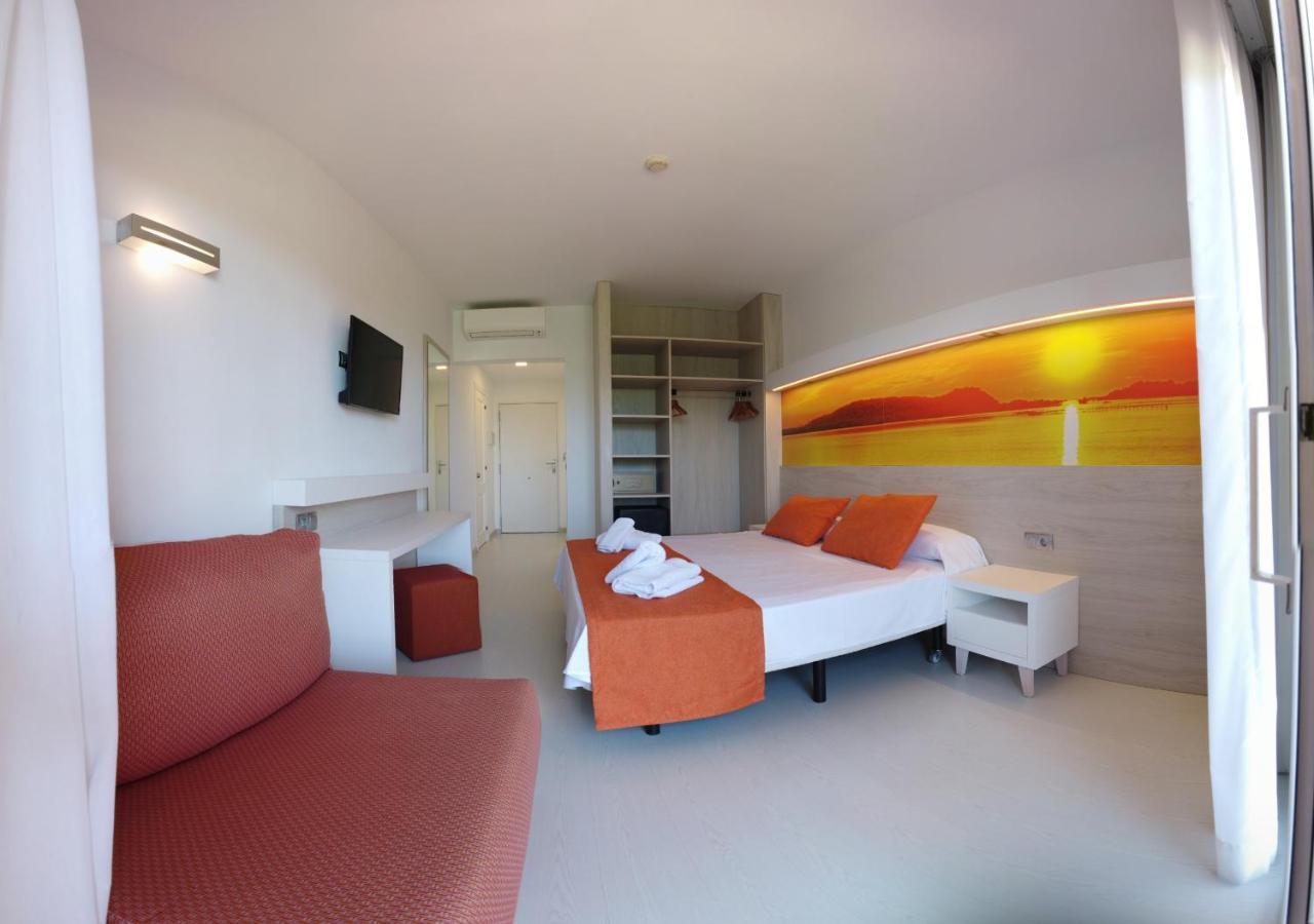 Arenas De Son Bou Hotell Exteriör bild