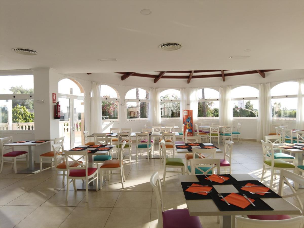 Arenas De Son Bou Hotell Exteriör bild