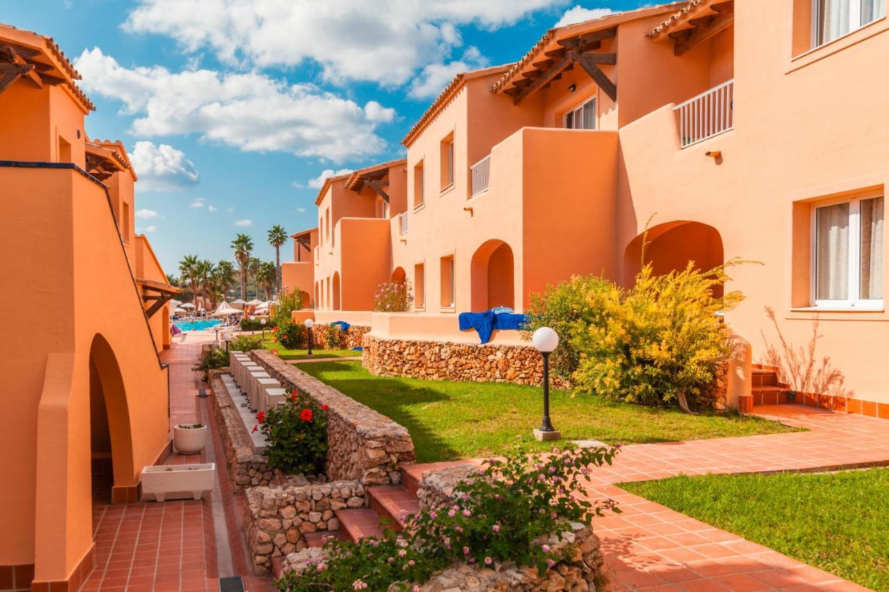 Arenas De Son Bou Hotell Exteriör bild