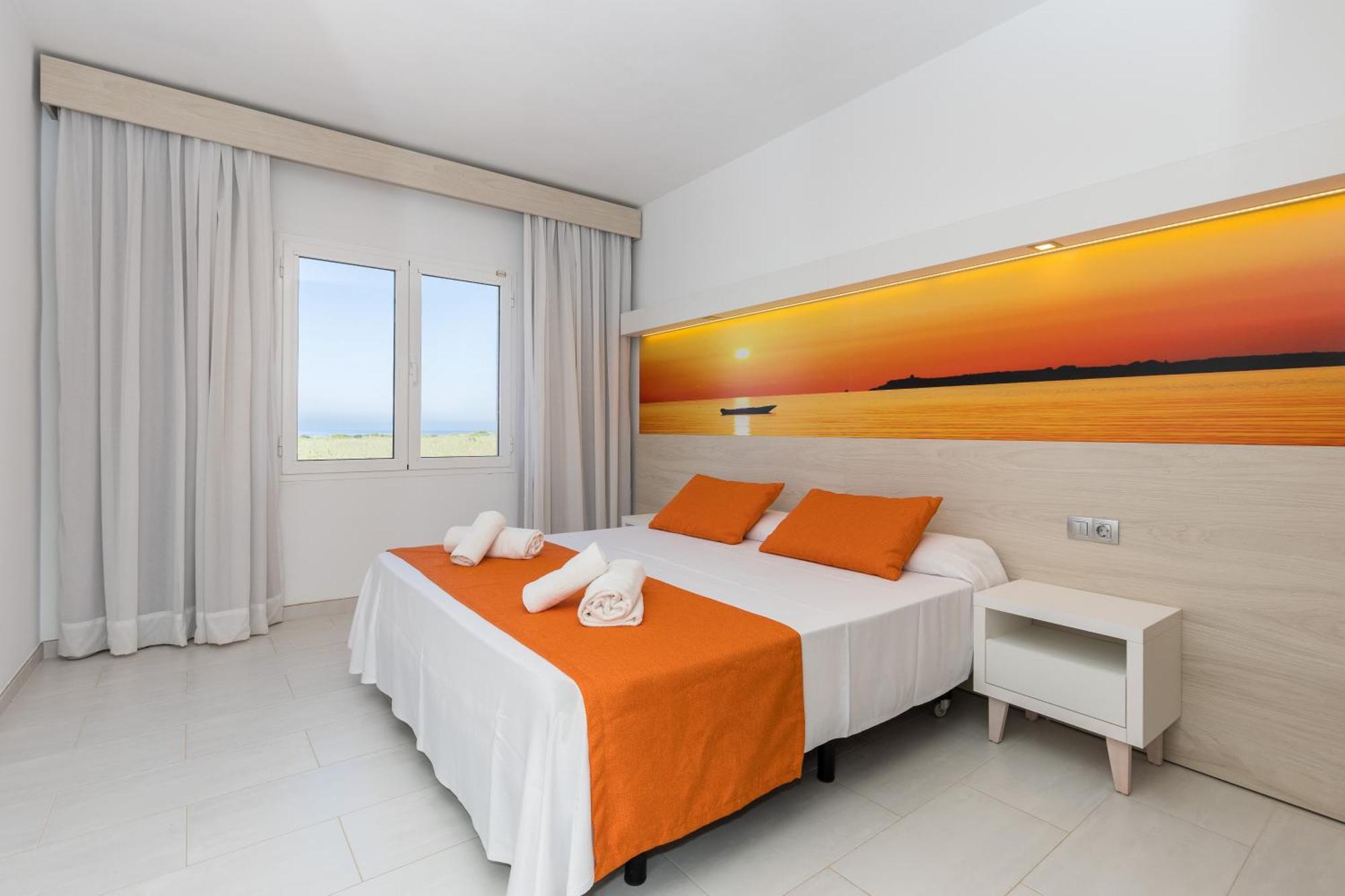 Arenas De Son Bou Hotell Exteriör bild