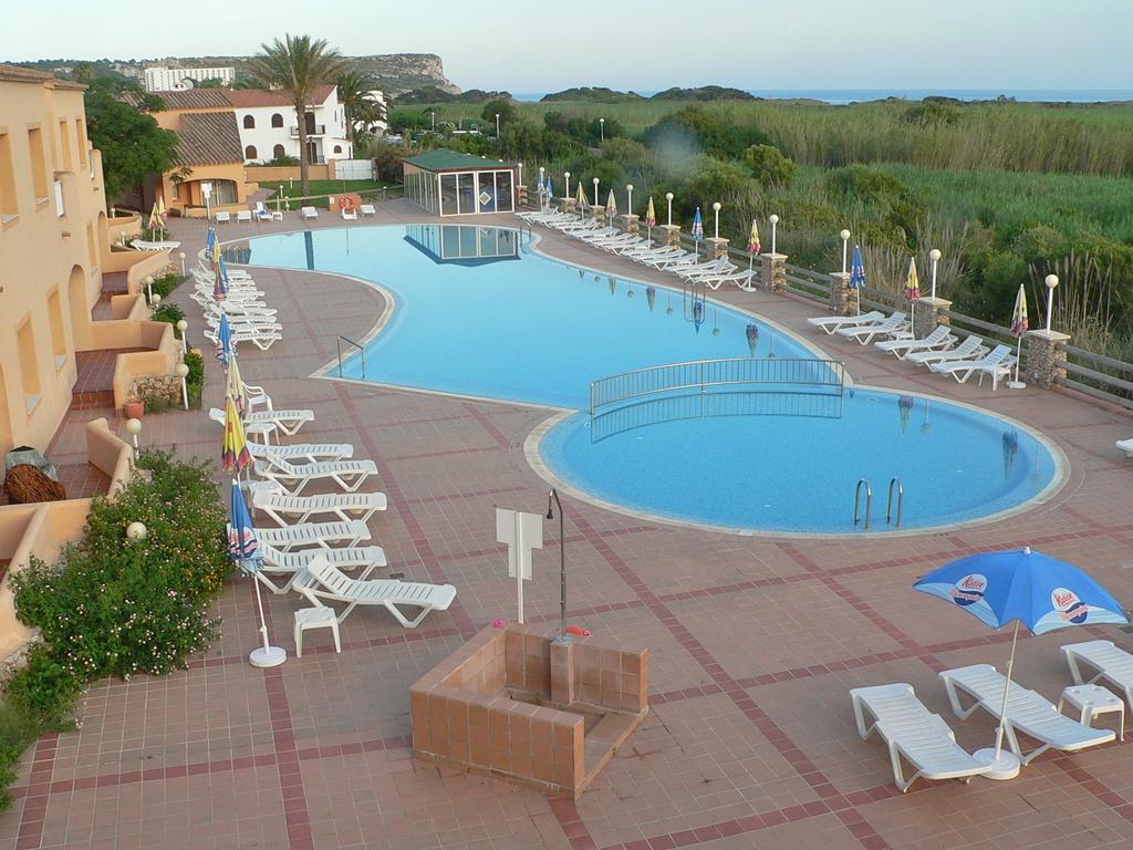 Arenas De Son Bou Hotell Exteriör bild